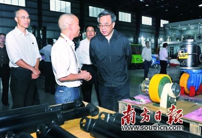 胡春华:推进创新驱动发展 奋发有为抓好经济工作